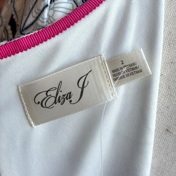 Eliza J Medallion Print Shift Dress Women's Size 2 - Picture 8 of 9